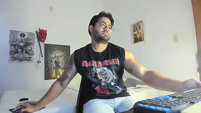 Snapshot of _Coddygold_ chatting on January 2025 11:40:02 AM  Coddygold  online show from January 2025 11:40:02 AM