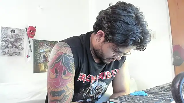 Snapshot of _Coddygold_ chatting on January 2025 02:47:02 PM  Coddygold  online show from January 2025 02:47:02 PM