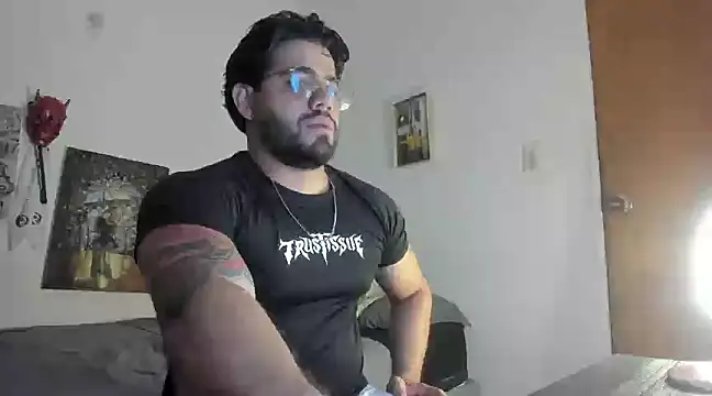 Snapshot of _Coddygold_ chatting on January 2025 10:57:02 PM  Coddygold  online show from January 2025 10:57:02 PM