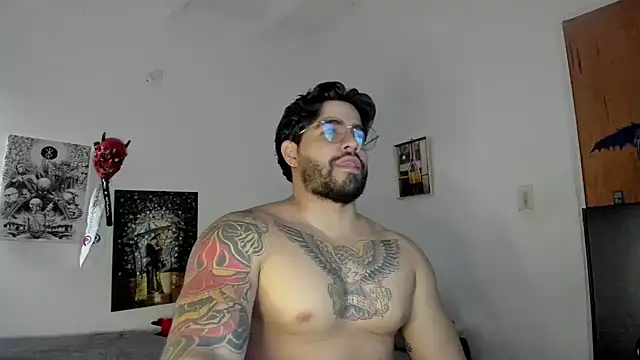 Snapshot of _Coddygold_ chatting on January 2025 10:19:01 PM  Coddygold  online show from January 2025 10:19:01 PM