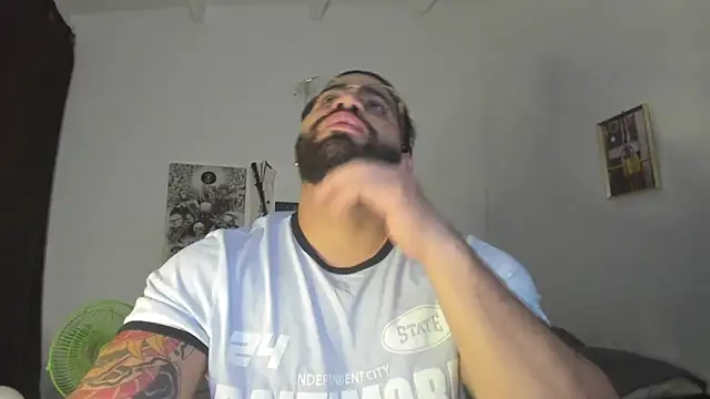 Snapshot of _Coddygold_ chatting on February 2025 11:26:01 PM  Coddygold  online show from February 2025 11:26:01 PM