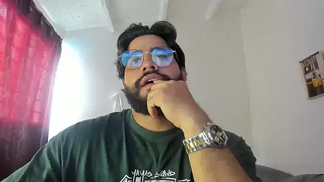 Snapshot of _Coddygold_ chatting on March 2025 03:40:01 PM  Coddygold  online show from March 2025 03:40:01 PM