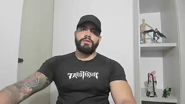 Snapshot of _Coddygold_ chatting on September 2025 11:30:02 PM  Coddygold  online show from September 2025 11:30:02 PM