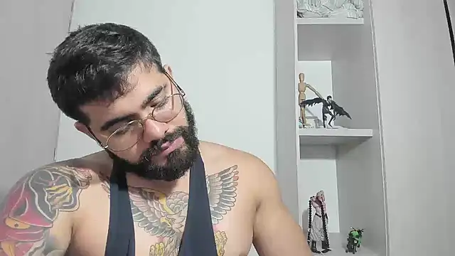 Snapshot of _Coddygold_ chatting on September 2025 01:49:01 PM  Coddygold  online show from September 2025 01:49:01 PM