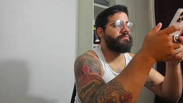 Snapshot of _Coddygold_ chatting on April 2026 01:41:01 PM Coddygold online show from April 2026 01:41:01 PM