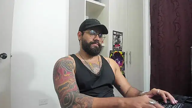 Snapshot of _Coddygold_ chatting on April 2026 02:42:02 AM Coddygold online show from April 2026 02:42:02 AM