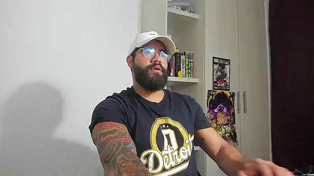 Snapshot of _Coddygold_ chatting on April 2026 11:10:02 AM Coddygold online show from April 2026 11:10:02 AM