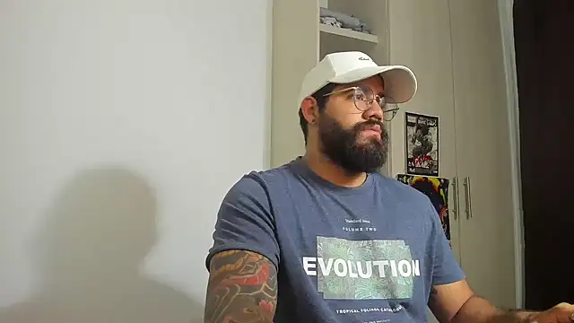 Snapshot of _Coddygold_ chatting on April 2026 11:32:01 AM Coddygold online show from April 2026 11:32:01 AM