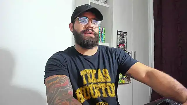 Snapshot of _Coddygold_ chatting on April 2026 11:09:02 PM Coddygold online show from April 2026 11:09:02 PM