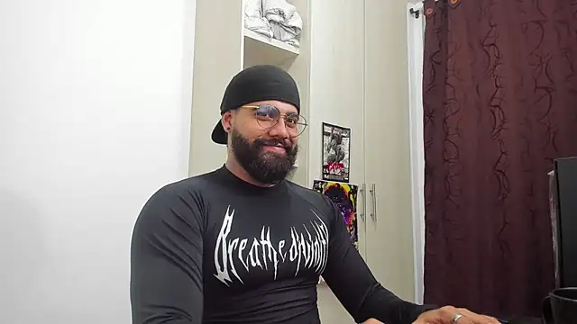 Snapshot of _Coddygold_ chatting on April 2026 11:49:02 PM Coddygold online show from April 2026 11:49:02 PM