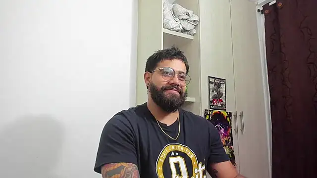 Snapshot of _Coddygold_ chatting on April 2026 12:36:02 AM Coddygold online show from April 2026 12:36:02 AM