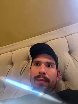 Snapshot of Tomthelong chatting on March 2025 09:56:01 PM Tomthelong online show from March 2025 09:56:01 PM