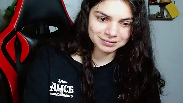 Snapshot of Nikkykora15 chatting on January 2025 08:32:02 AM Nikkykora15 online show from January 2025 08:32:02 AM