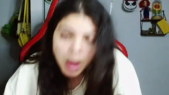 Snapshot of Nikkykora15 chatting on January 2025 01:31:02 AM Nikkykora15 online show from January 2025 01:31:02 AM