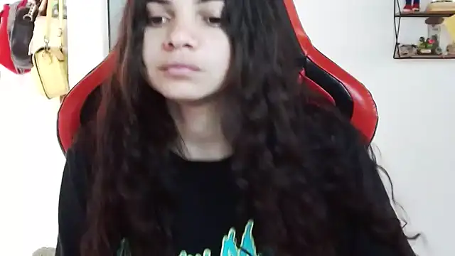 Snapshot of Nikkykora15 chatting on January 2025 04:54:02 PM Nikkykora15 online show from January 2025 04:54:02 PM