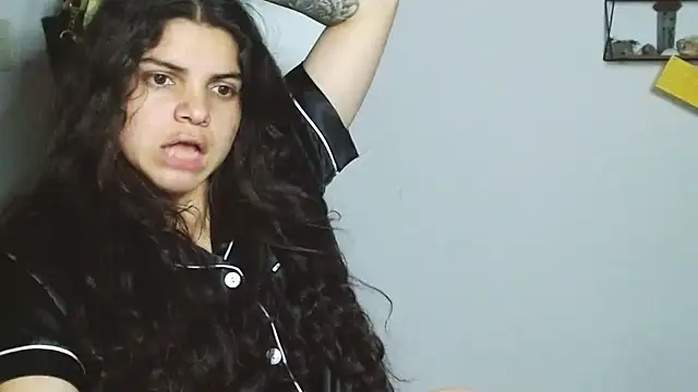 Snapshot of Nikkykora15 chatting on January 2025 01:11:01 AM Nikkykora15 online show from January 2025 01:11:01 AM