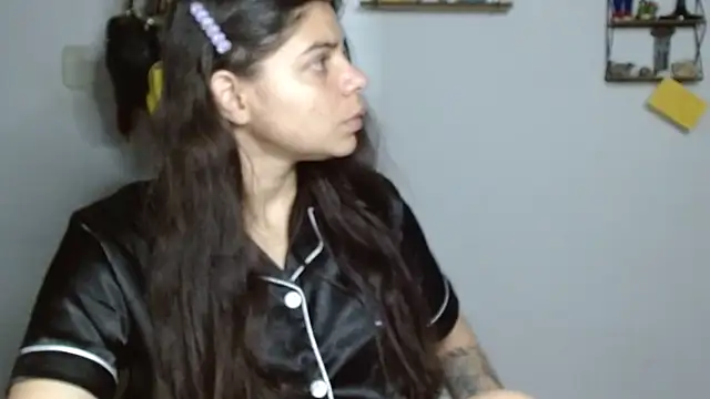 Snapshot of Nikkykora15 chatting on February 2025 12:22:02 AM Nikkykora15 online show from February 2025 12:22:02 AM