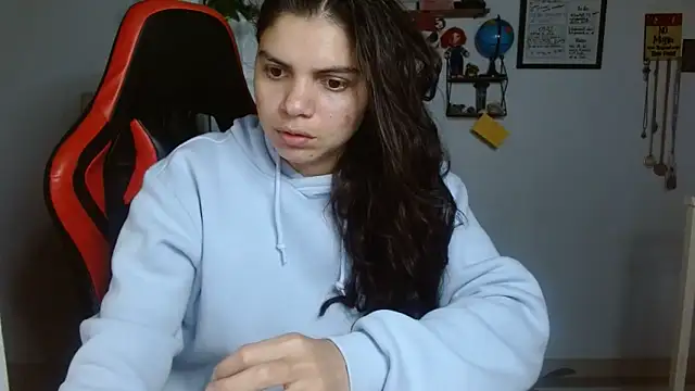 Snapshot of Nikkykora15 chatting on February 2025 12:26:01 AM Nikkykora15 online show from February 2025 12:26:01 AM