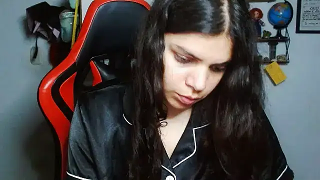 Snapshot of Nikkykora15 chatting on February 2025 04:09:02 AM Nikkykora15 online show from February 2025 04:09:02 AM