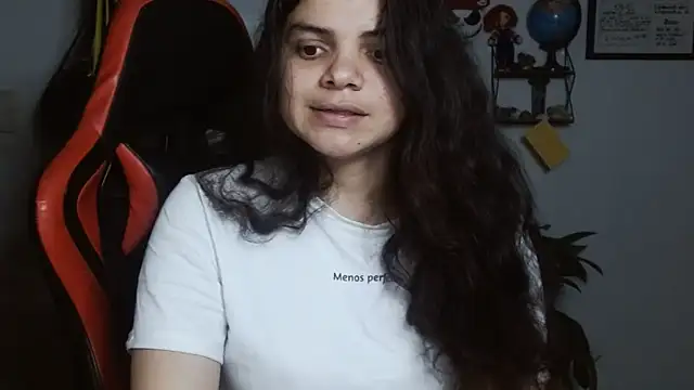 Snapshot of Nikkykora15 chatting on March 2025 04:07:02 AM Nikkykora15 online show from March 2025 04:07:02 AM