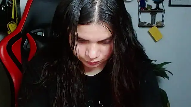 Snapshot of Nikkykora15 chatting on March 2025 03:30:02 AM Nikkykora15 online show from March 2025 03:30:02 AM