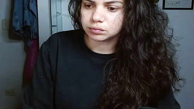 Snapshot of Nikkykora15 chatting on November 2025 01:28:02 AM Nikkykora15 online show from November 2025 01:28:02 AM