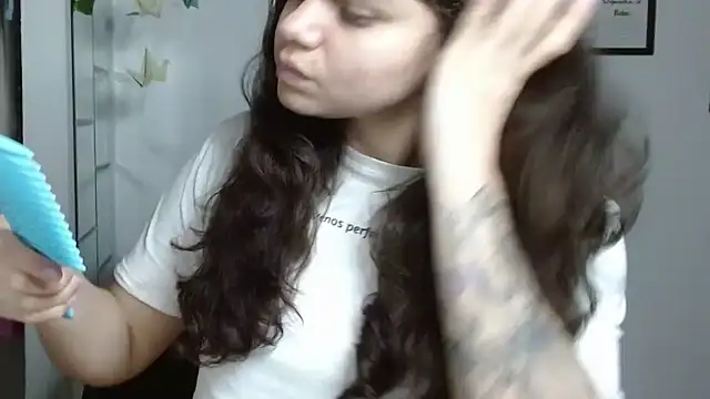 Snapshot of Nikkykora15 chatting on November 2025 10:42:01 PM Nikkykora15 online show from November 2025 10:42:01 PM