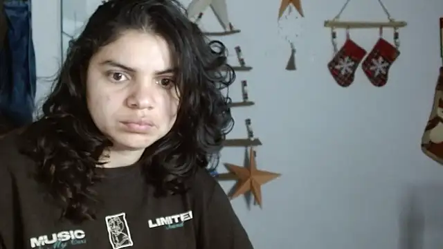 Snapshot of Nikkykora15 chatting on December 2025 01:26:02 AM Nikkykora15 online show from December 2025 01:26:02 AM