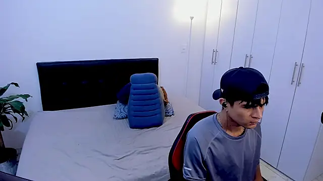 Eiden allenx online show from January 2025 01:32:01 PM