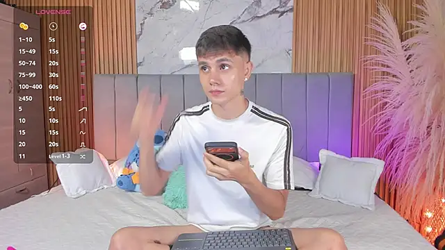 Snapshot of DustinLevine chatting on April 2026 12:14:02 PM DustinLevine online show from April 2026 12:14:02 PM