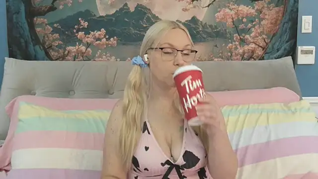 SaraBearXo online show from October 2025 12:13:02 PM