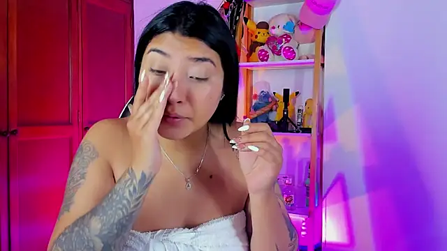 Snapshot of eymy-hadid chatting on September 2025 01:35:02 PM eymy-hadid online show from September 2025 01:35:02 PM