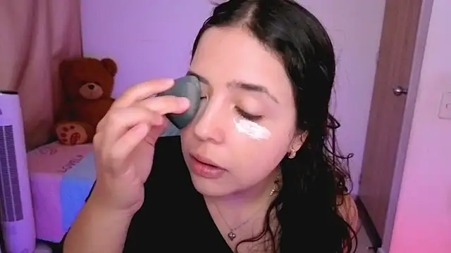  alicia z online show from April 2026 06:09:01 PM