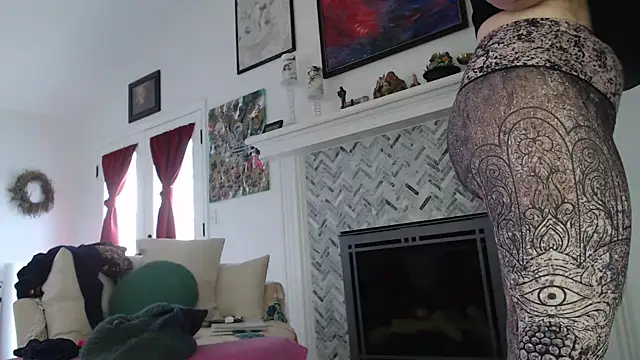 AuroraWillows online show from March 2025 07:34:01 PM