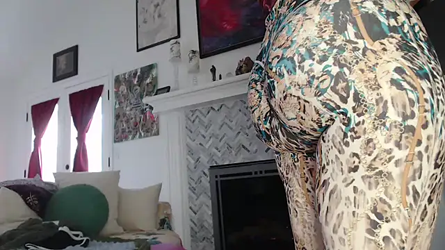 AuroraWillows online show from March 2025 02:37:02 PM