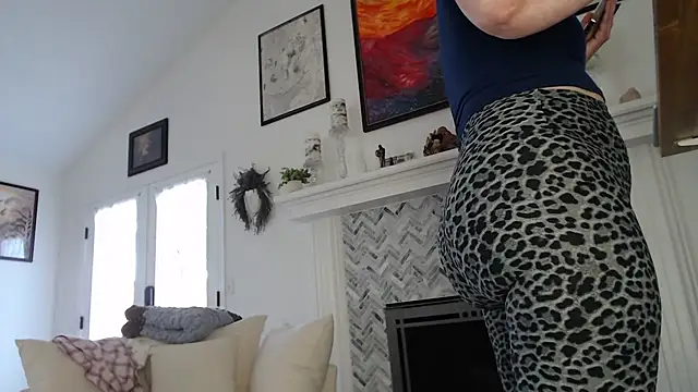 AuroraWillows online show from September 2025 08:58:02 PM