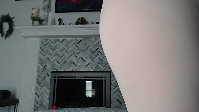 AuroraWillows online show from February 2026 07:25:01 AM