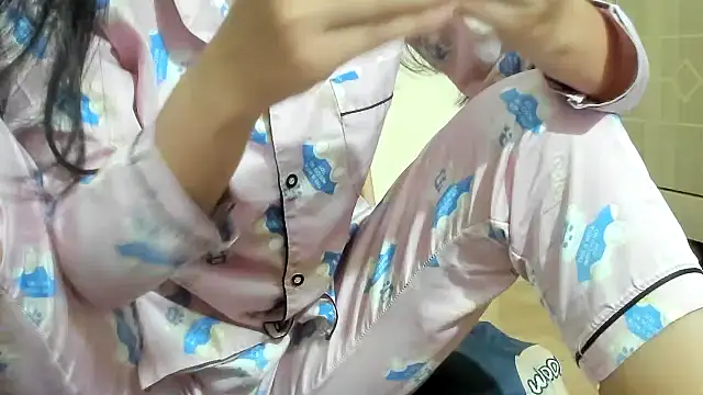 Snapshot of Beauty_Asian_Tina chatting on February 2025 06:50:02 AM Beauty Asian Tina online show from February 2025 06:50:02 AM