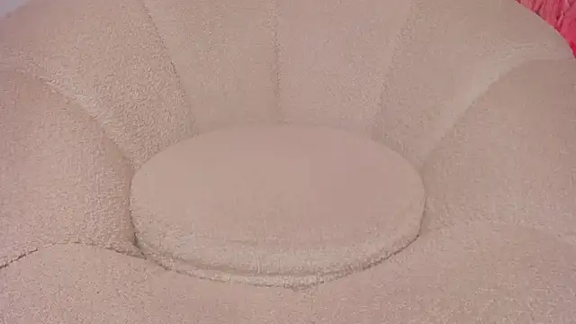 whiite snow online show from December 2024 02:00:01 PM