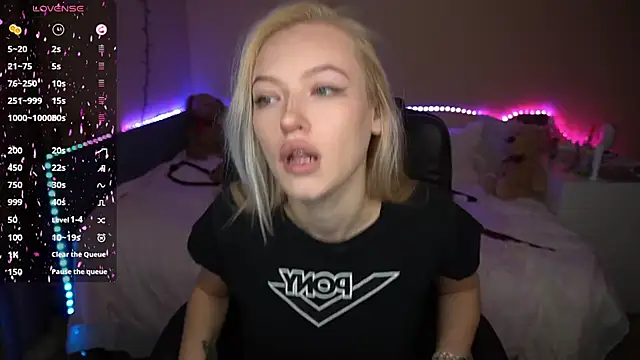 Snapshot of AmandaFiree chatting on October 2025 05:05:01 AM AmandaFiree online show from October 2025 05:05:01 AM