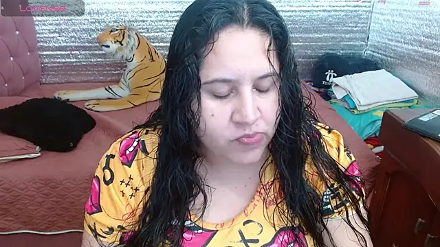 EMILY-NESSA online show from September 2025 02:41:01 PM