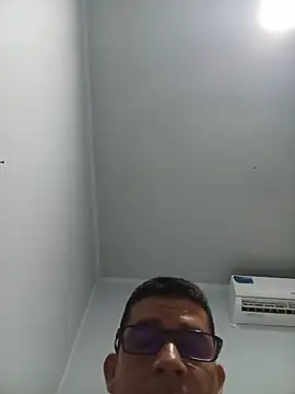 Snapshot of El-reyleon chatting on May 2026 12:52:02 AM El-reyleon online show from May 2026 12:52:02 AM