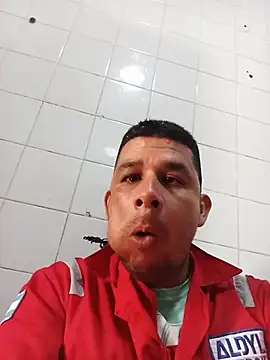 Snapshot of El-reyleon chatting on June 2026 11:30:02 AM El-reyleon online show from June 2026 11:30:02 AM