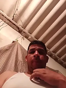 Snapshot of El-reyleon chatting on July 2026 12:17:02 AM El-reyleon online show from July 2026 12:17:02 AM