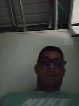 Snapshot of El-reyleon chatting on July 2026 04:12:01 AM El-reyleon online show from July 2026 04:12:01 AM
