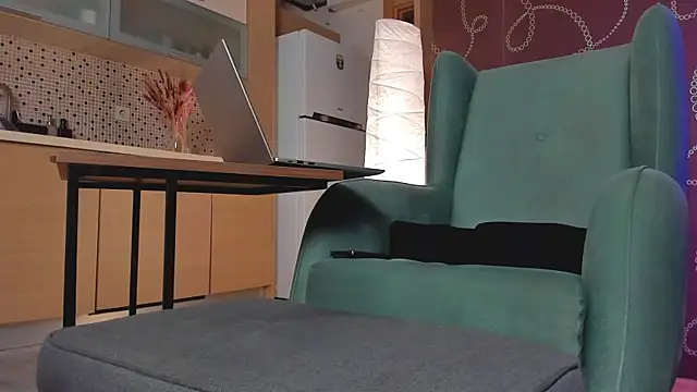 Snapshot of Yourfreebird chatting on February 2025 12:41:02 PM Yourfreebird online show from February 2025 12:41:02 PM