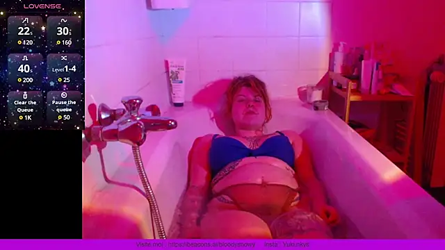 Yukinky online show from December 2024 06:02:02 PM