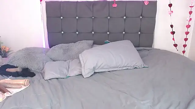 selena yourmilf online show from March 2025 07:25:01 PM