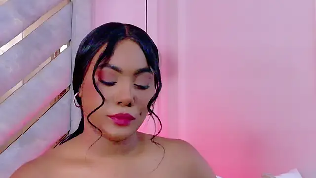 Sara Boom online show from December 2025 01:28:01 PM