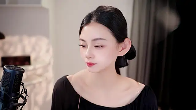Snapshot of Ocean--Lili chatting on June 2026 02:28:02 PM Ocean--Lili online show from June 2026 02:28:02 PM